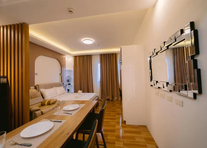 Отель V&v At Royal Oceancrest For Staycation 4*